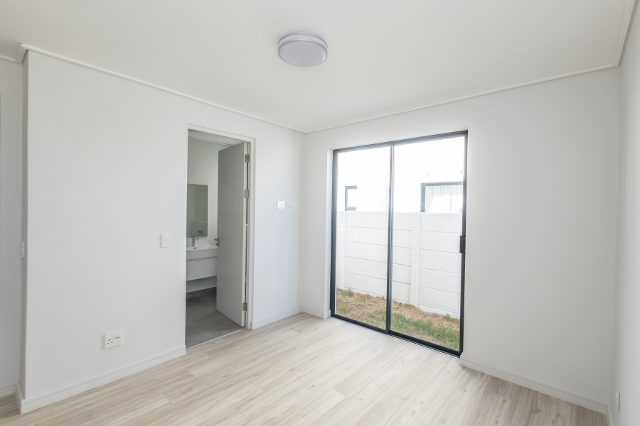 To Let 3 Bedroom Property for Rent in Le Coste Estate Western Cape